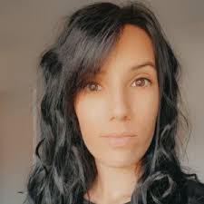 Stephanie Melo's Instagram, Twitter & Facebook