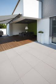 Senzo Erfindet Den Sichtbeton Neu Mit Einem Gesamtbild Das Quadratzentimeter Fur Quadratzentimeter Homogener Ist Als Haus Terrassengestaltung Garten Terrasse