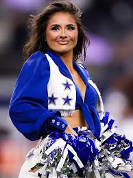 Reece Weaver (@reece_christinee) • Instagram photos and videos