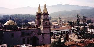 Cada aã±o, mã¡s de dos mil peregrinos caminan 100 kilã³metros del pueblo de ameca a visitar a la virgen de talpa de allende, ambos localizados en el estado de jalisco, mã©xico. Talpa De Allende