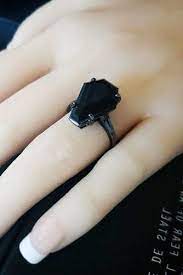 Hot Or Not 33 Halloween Wedding Ideas For Daring Couples Black Engagement Ring Black Gold Engagement Rings Black Wedding Rings
