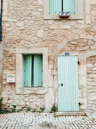 Travel Guide 24 Hours In Provence A Love Story Coco Kelley Provence Green Windows Beautiful Doors