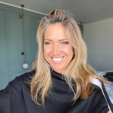 Candis Stephens's Instagram, Twitter & Facebook