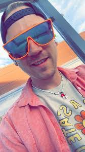 Randy Squires's Instagram, Twitter & Facebook