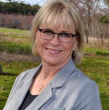 Hello! I just got my Massachusetts real estate license and I'm currently  looking to join a brokerage that offers good support and mentorship. If you  have any recommendations or if your brokerage