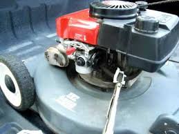 How To Clean Out The Carb On A Small Engine Youtube