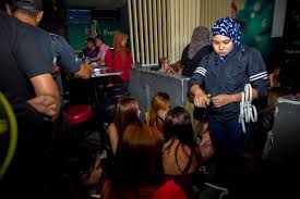 Jabatan imigresen malaysia adalah sebuah agensi di bawah kementerian dalam negeri yang menyediakan perkhidmatan kepada warganegara jabatan imigresen malaysia ingin mempelawa warganegara malaysia yang berumur 18 tahun keatas yang berkelayakan, komited dan berminat. Ops Ikrar Imigresen Putrajaya Bersama Ybhg Dato Sri Haji Mustafar Ali Ketua Pengarah Jabatan Imigresen Malaysia Di Pusat Bandar Puchong Selangor Pada 2 Ogos 2016