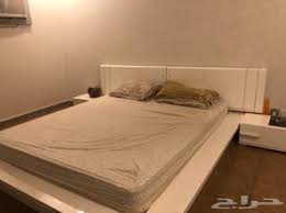 سرير و كومدينات للبيع