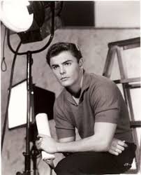 John saxon, character actor known for his roles in westerns and horror films, died saturday. 17 John Saxon Ideen Schauspieler Alte Filmstars Amerikanische Schauspieler