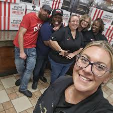 The KFC Dupont team in Fort Wayne, Indiana delivers fast and fantastic  customer service. Thanks for all you do!