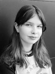 Hillary Weintraub's Instagram, Twitter & Facebook