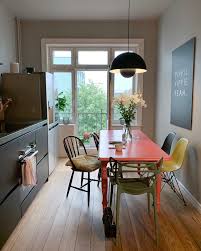 Tisch In Pink Lackieren Follow The Style Of Shabby Chic If You Love White Soft Colours Floral Patterns And No In 2020 Unique Home Decor Home Decor Tips Home Decor