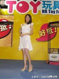 【無視「催生」】蕭正楠獲黃翠如煮麵兼捽腳 馬國明：為咗佢生日停廠 2020年03月25日 07:00 日前拍劇拗柴兼放生日假的蕭正楠（edwin）復工，回到電視城繼續拍攝新劇《一笑渡凡間》。 å¥½å‹æƒ…å˜é»„ç¿ å¦‚ å¤–äººæ²¡èµ„æ ¼ç»™æ„è§ æ¯æ—¥å¤´æ¡