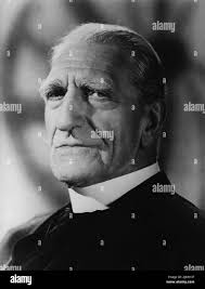 Charles Aubrey Smith (1863-1948), actor británico, nombrado caballero en  1944 por el rey Jorge VI de Inglaterra Stock Photo