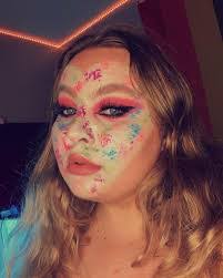 Kayla Kenyon's Instagram, Twitter & Facebook