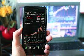 Robinhood first announced that it would foray into cryptocurrencies in january 2018. Robinhood Slapped With Record 70 Million Fine Forex News By Fx Leaders