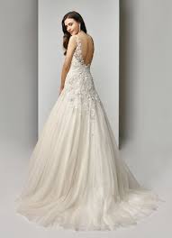 Brautkleid In A Linie Und Blush Mit Spitze Bluten Und Tattoo Effekt Von Beautiful Bridal Modell Bt19 23 Heiraten Mit Braut De