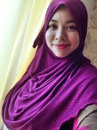 Tanpa kusadari, adik kecilku membengkak perlahan. Gaya Tudung Dan Gaya Makeup