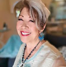 Celebrating a Miracle Today 💫👁️‍🗨️ Over 27 years ago, I was diagnosed  with Retinitis Pigmentosa—an incurable, untreatable, degenerative eye  disease. The doctors told me I had likely had it since childhood and