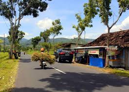 Gambar pemandangan jalan dan kereta. Gambar Pemandangan Indah Yang Mengagumkan Dan Wajib Kamu Singgah Tempat Menarik