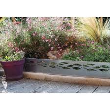 Tour d'horizon de toutes les solutions, à choisir en fonction de ses envies, et de son budget. Une Bordure De Jardin En Acier Galvanise Brut Au Motif Ajoure Est Ideale Pour Amenager Proprement Vos Massifs De Fle Bordure De Jardin Massif Fleurs Jardins