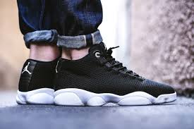Jordan 11 Low Cut Black And White Jordan Horizon Low Black White Chaussure Swagg Vetements