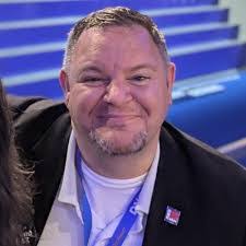 Sally Sackett's Instagram, Twitter & Facebook