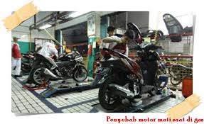 Caranya adalah dengan menempatkan stop kontak motor. Penyebab Dan Cara Mengatasi Mesin Motor Mati Saat Di Gas Otomotif