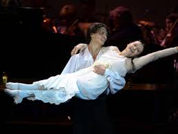 Carla fracci, e l'italia comprese che la danza è arte è morta all'età di 84 anni la regina della danza italiana.nata nel 1936 a milano, qui ha costruito. Carla Fracci 80 Anni Sulle Punte Per La Regina Del Balletto