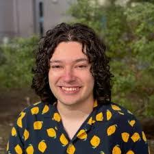 Amanda Bayer's Instagram, Twitter & Facebook