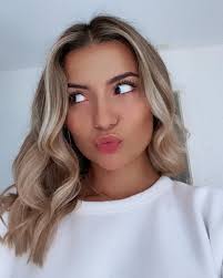 Tamara Pérez Official