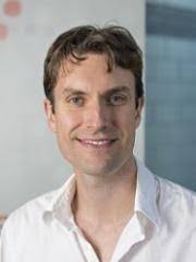 Sarah Chatfield's Instagram, Twitter & Facebook