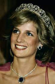 Roditelji su očajnički željeli sina koji bi naslijedio titulu, kojeg su i dobili nakon diane, a zatim se razveli. Diana Princess Of Wales Princess Diana Diana Lady Diana