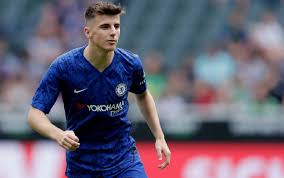As a result, the young brit loved football from very early on in his life. How Mason Mount Defied His Dad And Interest From Manchester United To Become A Star At Chelsea