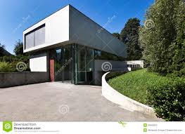 Belle Maison Moderne A L Exterieur Image Stock Image Du Perspective Conception 20409933