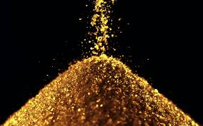 Untuk mengetahui tanah yang mengandungi emas, suatu ketika dahulu, pernah terjadi seorang lelaki yang berusaha mencari emas di sebuah terowong menemui ajalnya apabila terowong tersebut runtuh. Ciri Ciri Pasir Mengandung Emas Yang Wajib Anda Ketahui