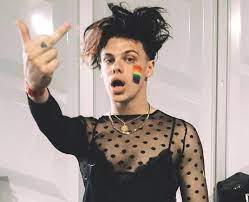 The latest tweets from yungblud's on mars (@yungblud). Yungblud 20 Things You Probably Didn T Know About The Up And Coming Artist Popbuzz