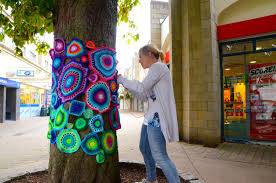 Pin By Emma Leith Atelier On Yarnbombing Yarn Bombing Yarn Art Yarn Bombing Trees