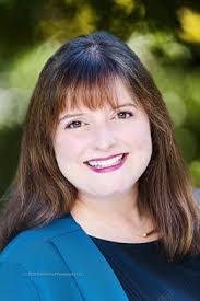 Sarah Mann's Instagram, Twitter & Facebook