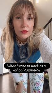 This was from last week but still a good one! #affordablefashion #momstyle  #teacherootd #workwear #gap #floraljeans