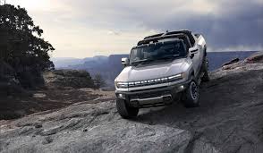 The first gmc hummer ev trucks will be driving into customer garages sometime this fall. 2022 Gmc Hummer Ev Ultimate Capability Revolutionary Performance