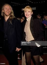 Renny harlin et geena davis lors de la soirée amfar au moulin de mougin pendant le festival de cannes le 15 mai 1997, france. Renny Harlin And Geena Davis During Philadelphia Los Angeles World Geena Davis Cinema Actress Davis