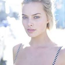 Agent Patrick Denham (played by Kyle Chandler) outfits