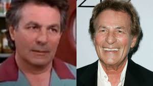 Ator da série 'Barrados no Baile' morre aos 85 anos