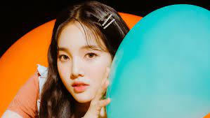 Leader, main dancer, vocalist, rapper birthday: Why The Story Of Weeekly S Lee Soojin Had Caused K Pop Fans To Be Emotional Kpophit Kpop Hit