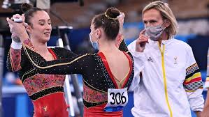 Pour cette nouvelle olympiade, il n'y aura pas deux équipes de france (une olympique et une paralympique), mais une seule et même équipe, unifiée sous les mêmes couleurs. Jo 2020 La Belgique Qualifiee Pour L Epreuve Feminine Par Equipes En Gymnastique Artistique Le Soir