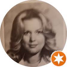 Cynthia Specht's Instagram, Twitter & Facebook