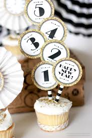 Black And Gold New Year Cupcake Toppers The Inspiration Board New Year S Cupcakes Cupcake Toppers Free Diy New Years Party Decorations