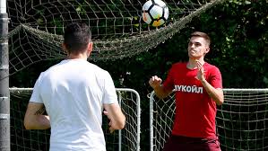 Спартаковцы георгий джикия, роман зобнин и александр соболев сыграли за сборную россии в домашнем матче чемпионата европы против финляндии. Zobnin Vozvrashaetsya Pochemu Tak Bystro I Riskuet Li On Sport Ekspress