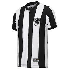 Fundado em 25 de março de 1908 por um grupo de estudantes, tem como suas cores tradicionais o preto e o branco. Camisa Atletico Mineiro Retro 1971